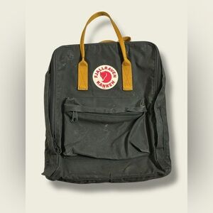 Fjallraven Kanken Mini Classic Backpack